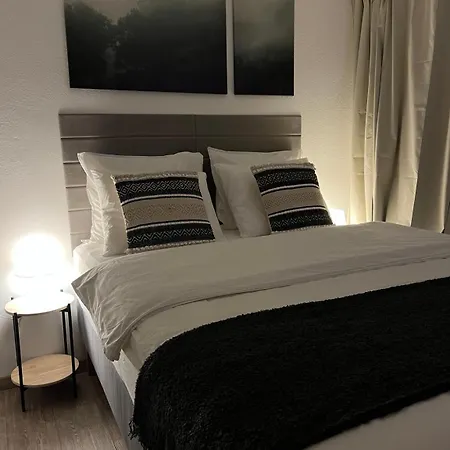 Apartment Mezi Krumlovem A Lipnem