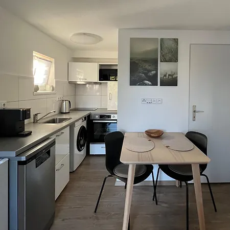 Mezi Krumlovem A Lipnem Apartment Chvalšiny